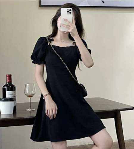 French Black Hepburn Style off-Shoulder Square Collar Dress Women's Summer Short Stylish Niche Waist-Tight Sweet and Spicy